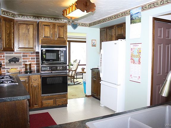 5th image of 2831 Lower Mountain Rd