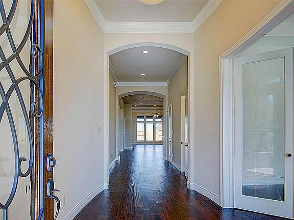 2nd image of 19514 Rockview Ledge Ln
