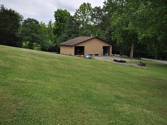 3rd image of 322 Meadow Creek Dr