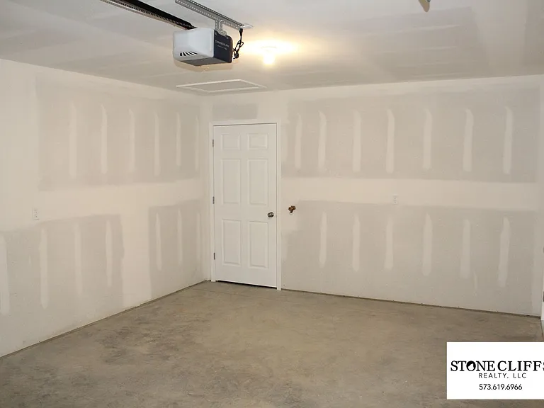 518 Kinleigh Dr — Photo 20