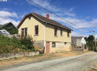 886 S 5th St, Coos Bay, OR 97420