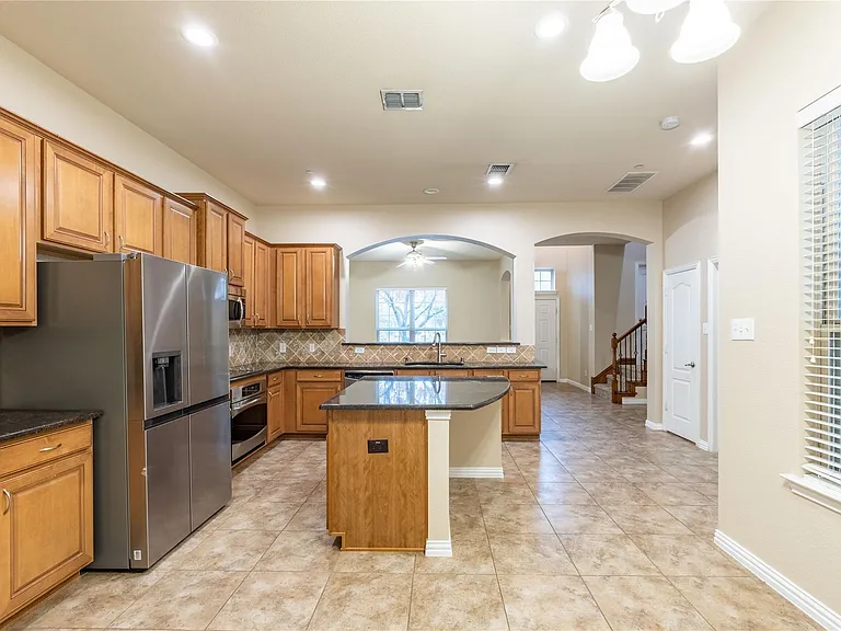 8704 Iron Horse Dr — Photo 8