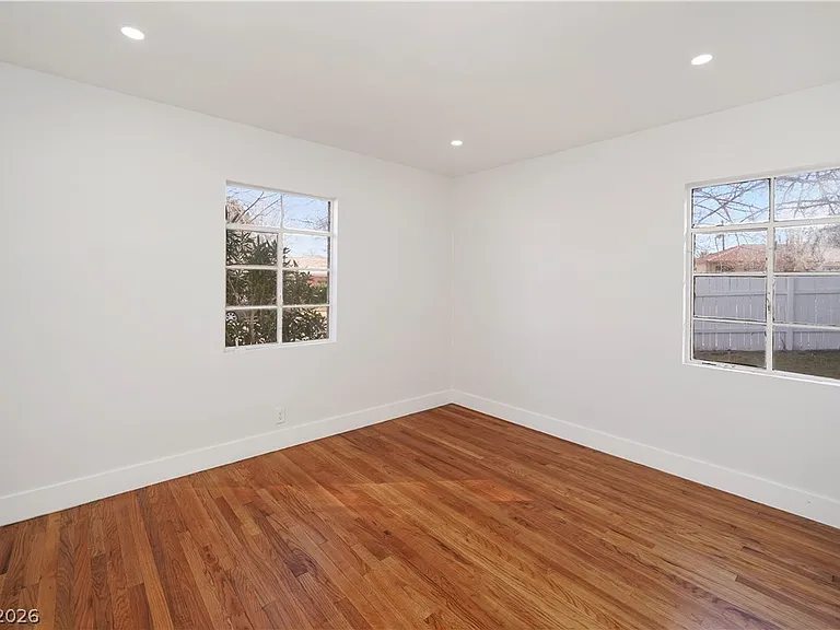 1140 Hillside Pl — Photo 15