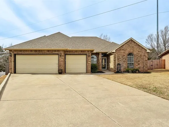 2205 Cedar Pointe Ct, Edmond, OK 73003