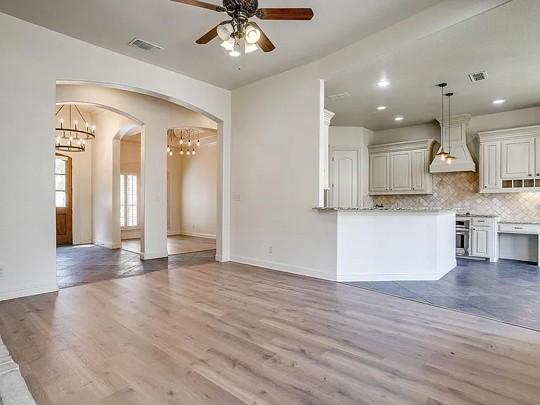 101 Prairie Dunes Dr — Photo 6