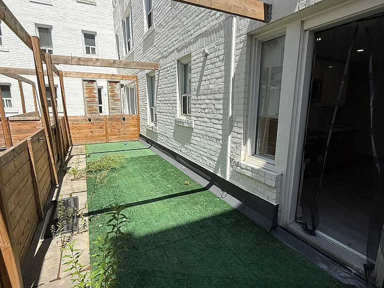 699 Eglinton Ave W #104 — Photo 8