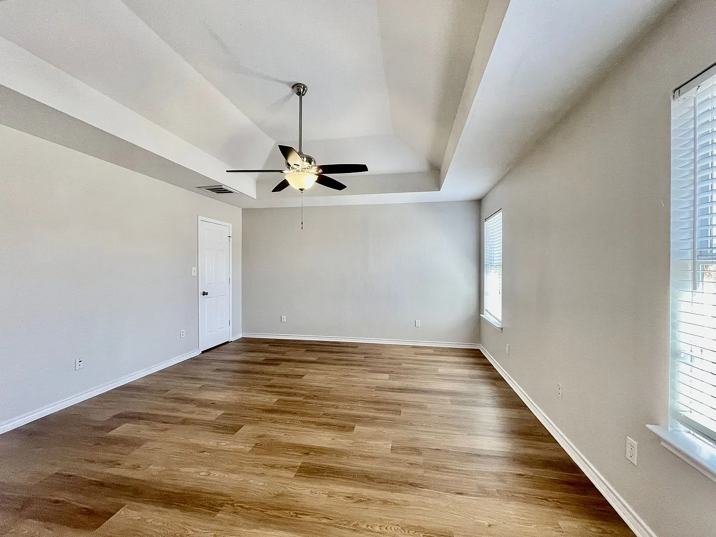 Spacious 3 Bedroom with a Fenced Yard and 2 Car Garage! — Photo 2