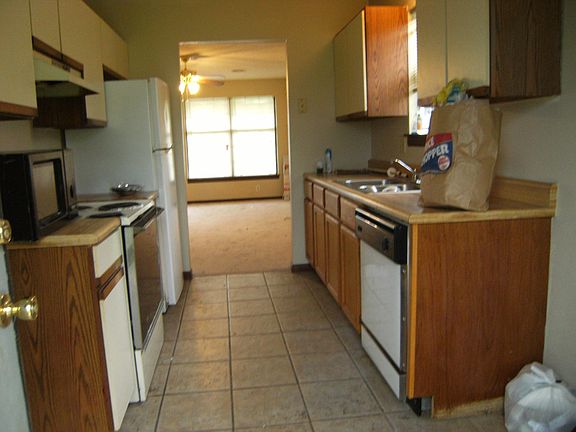 2nd image of 8100 E 100th Terrace Ct