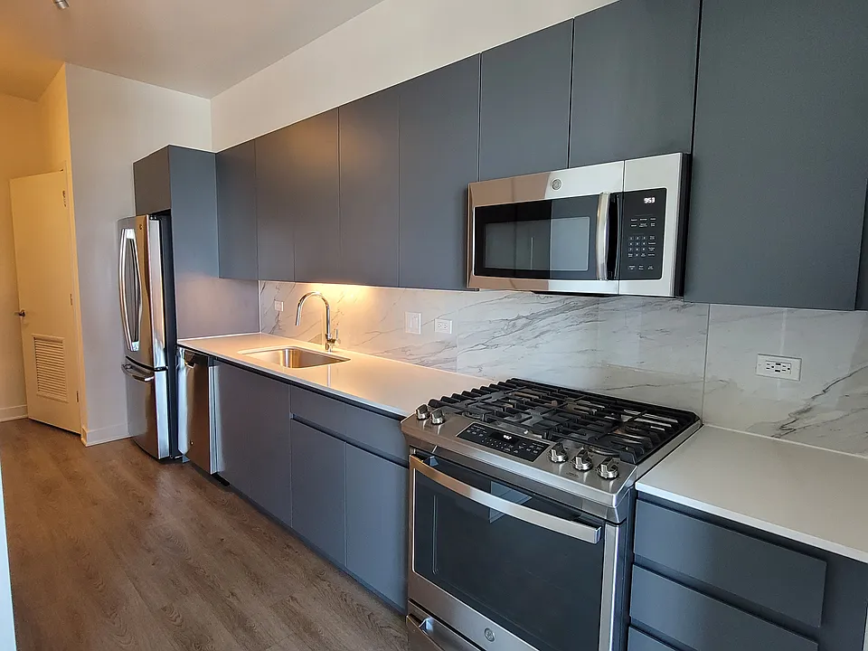 771 N Ogden Ave #1107