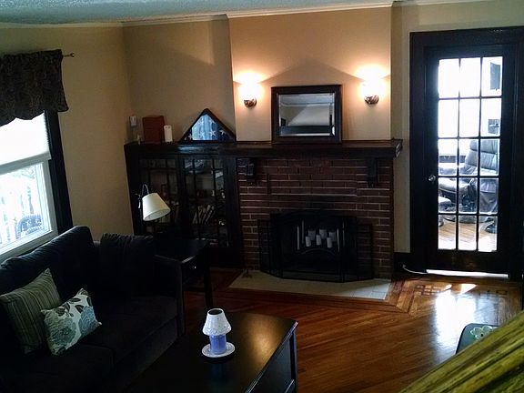 4th image of 10 Helen Ave