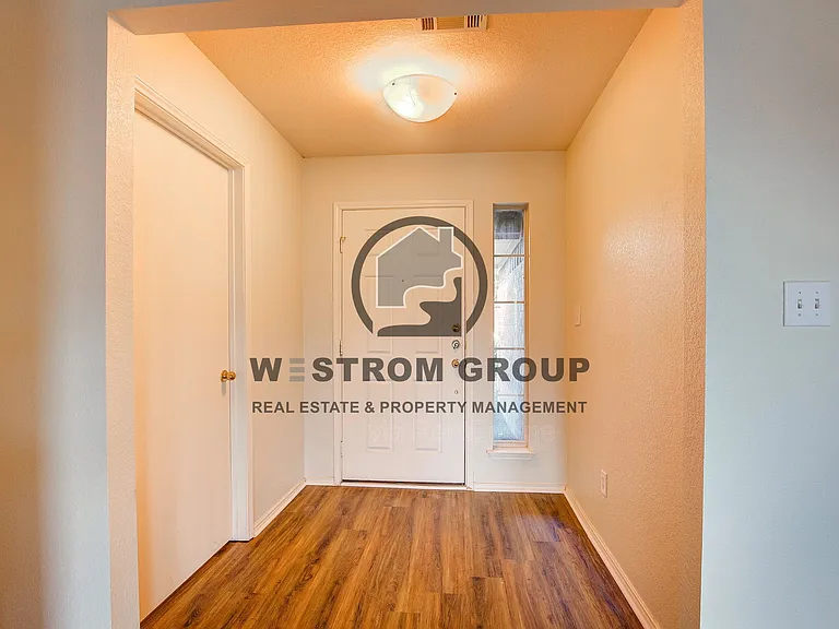 10904 Rising Mist Ct — Photo 4