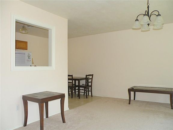 3rd image of 3109 Lonsdale Dr