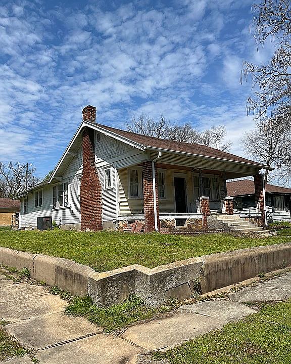 2nd image of 745 Grant Ave