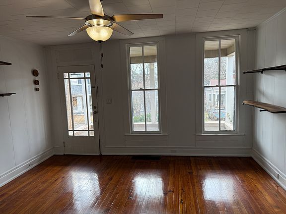 4th image of 113 N Jane St