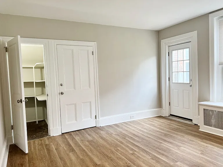 130 E Chestnut St — Photo 13