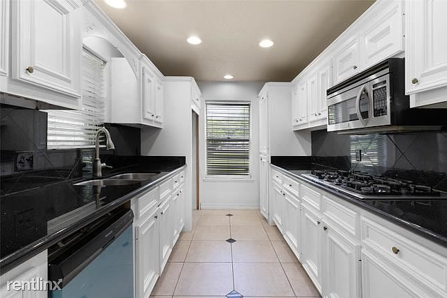1st image of 4702R 31st St E