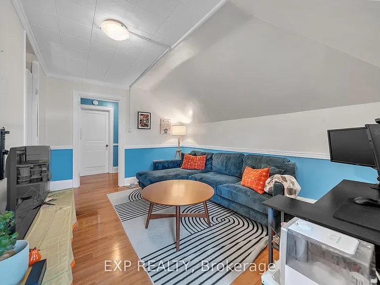 896 Avenue Rd #3 — Photo 8