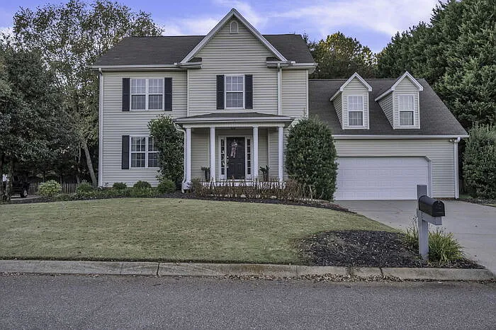 3 bed, 2.5 bath, 2168 sqft, $2,150 — Photo 1