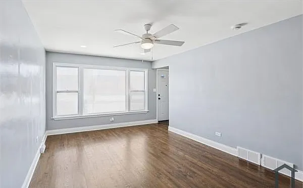 4 bed, 1300 sqft, $2,675 — Photo 4