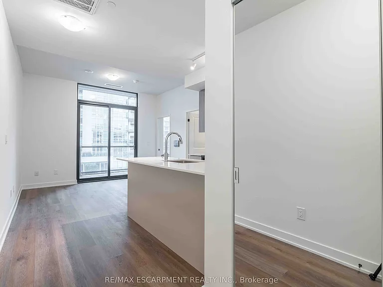 2075 Lakeshore Rd #416 — Photo 2