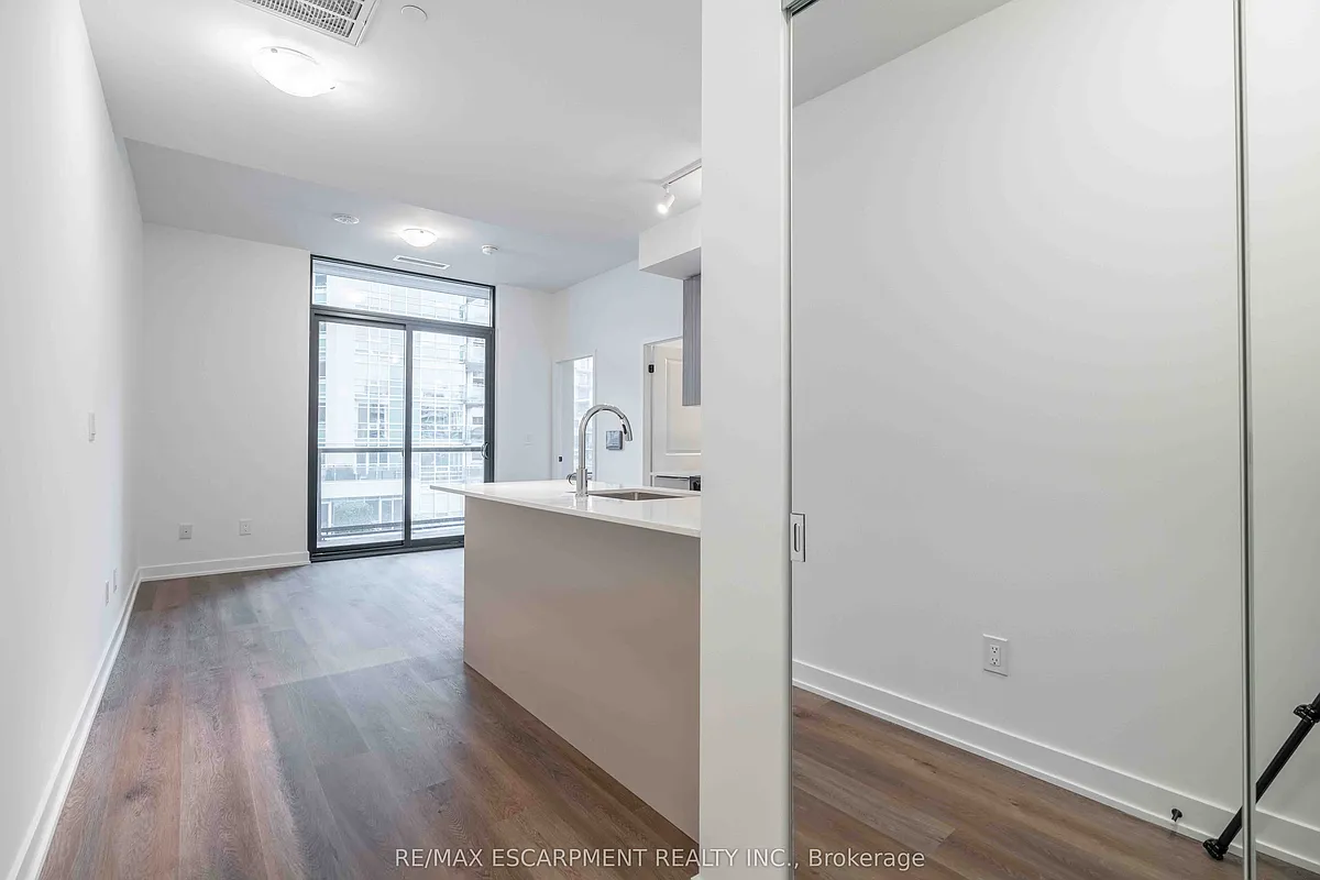 Building Photo - 2075 Lakeshore Rd #416