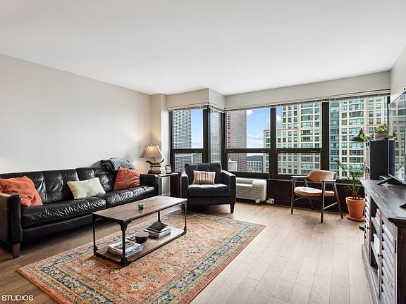 2nd image of 30 E Huron St APT 4810