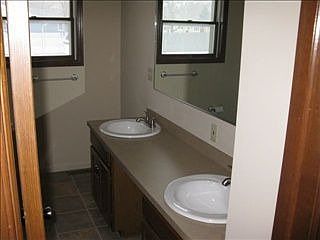 4th image of 212 S Wheatland Dr