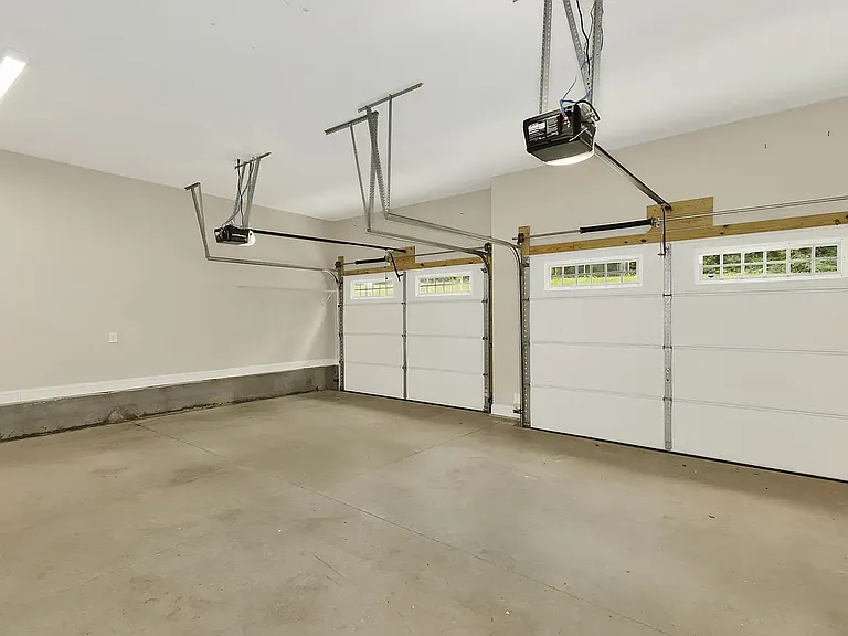 18 Cottage Knoll Cir — Photo 26