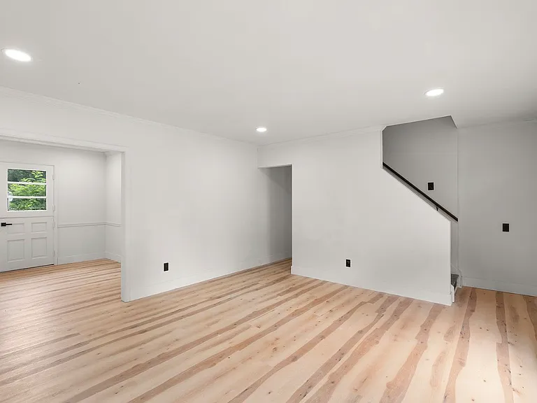 577 Brook Rd — Photo 20