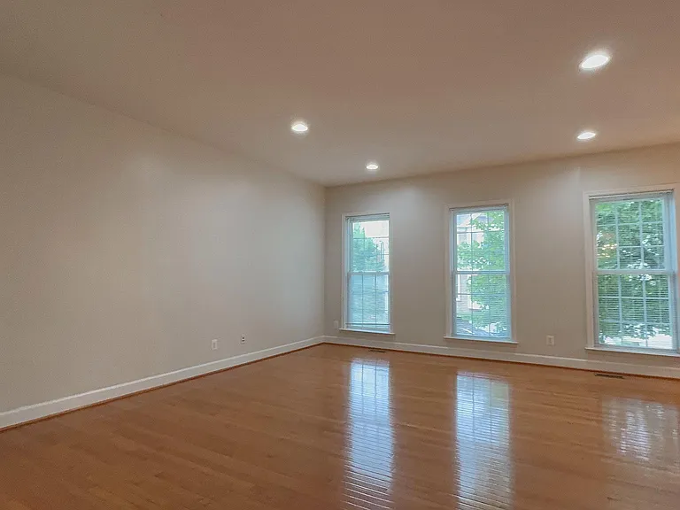 9283 Laurel Ridge Crossing Rd — Photo 4