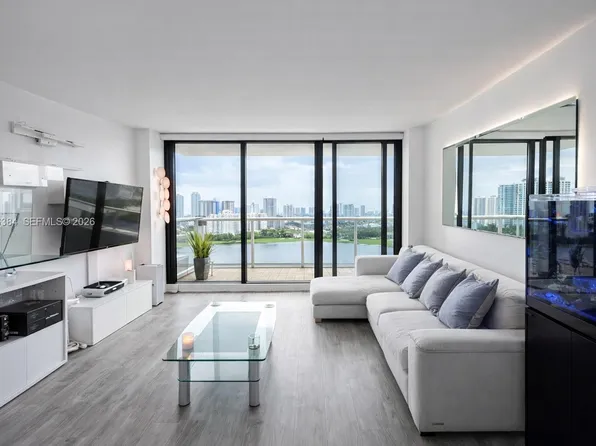 3675 N Country Club Dr, Aventura, FL