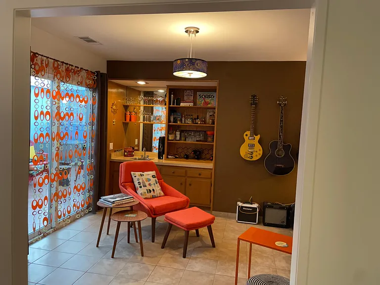 Bar/Office/3rd Bedroom