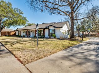 1710 N Dickerson Dr, Arlington, TX 76013