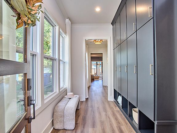 4th image of 1014 Virgie St