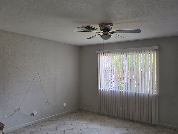 3rd image of 832 Commercial Ave #A & B