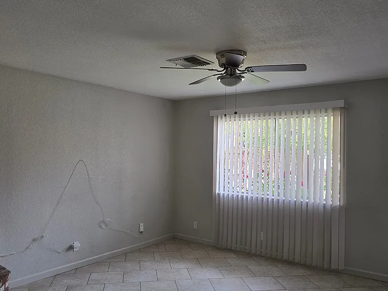 832 Commercial Ave #A & B — Photo 3