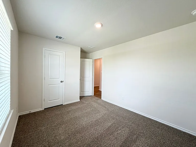 1116 Riverbrook Ln — Photo 6