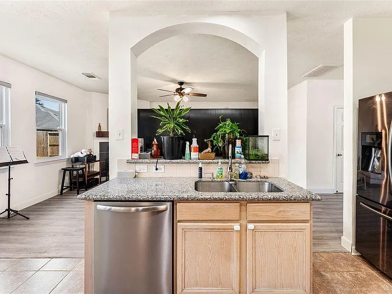19106 Spring Meadows Ln — Photo 9