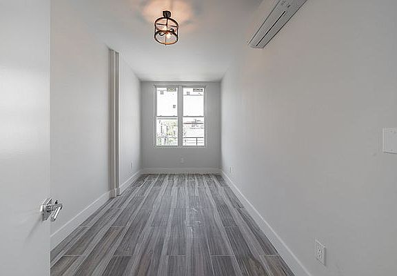 5th image of 240 Howard Ave #1C