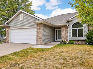 1557 Somerset Ln, Iowa City, IA 52240