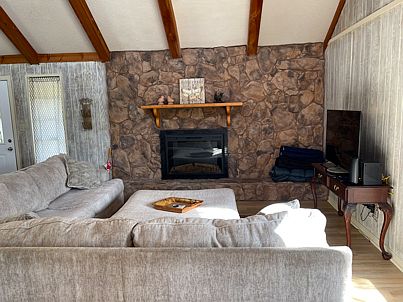 5th image of 28420 Lapont Dr