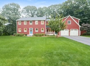 1 Blueberry Ln, Norfolk, MA 02056