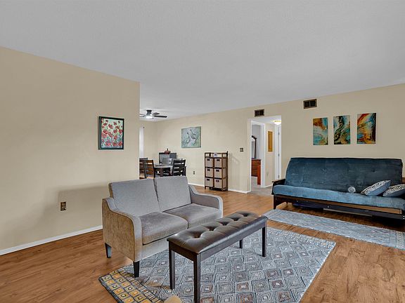 3rd image of 601 Riverhill Cir APT C4