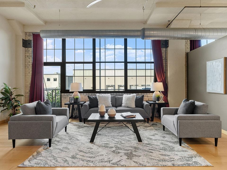 1st image of 1901 E Hennepin Ave Unit 105