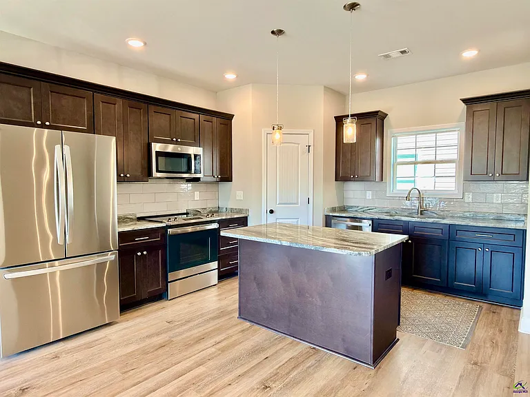 212 Beau Claire Cir — Photo 12