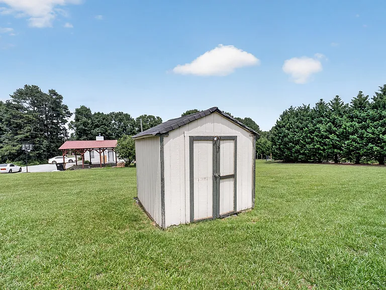 2591 Doc Hughes Rd — Photo 40