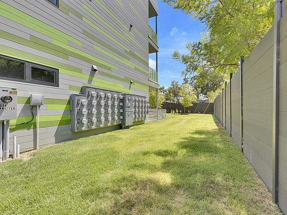 3rd image of 4004 Banister Ln Unit 314-1
