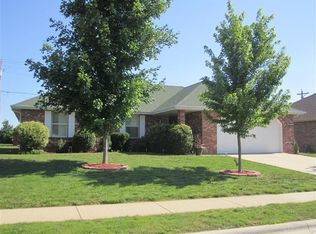 411 W River Birch Ct, Nixa, MO 65714