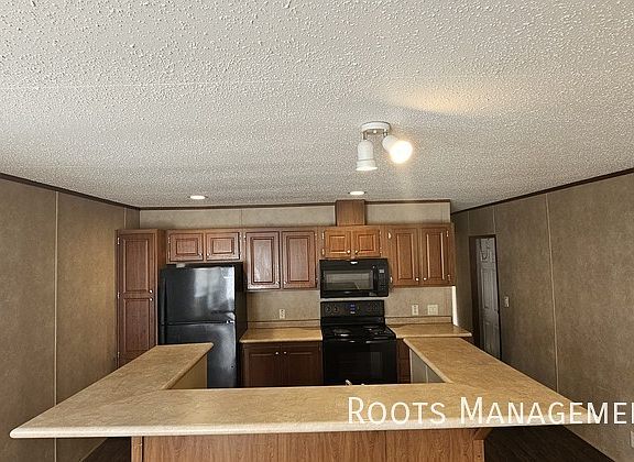 2nd image of 137 Birch Crest Dr #137