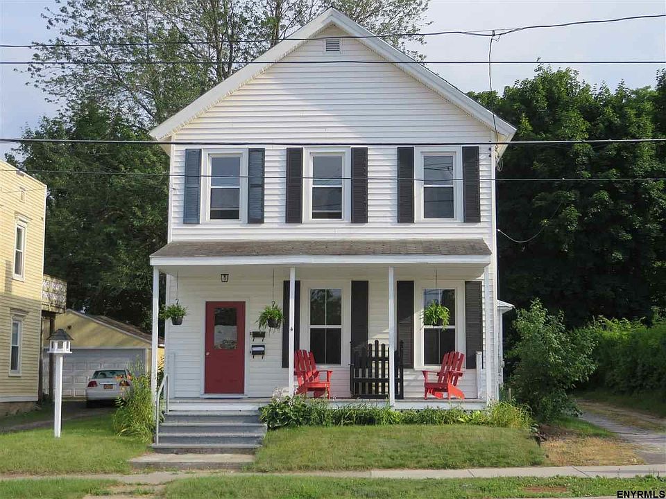 1st image of 4 Lincoln Ave